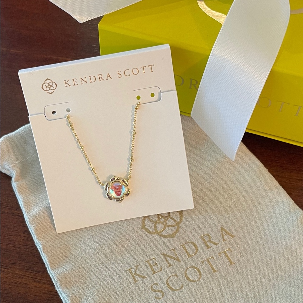 Kendra Scott Susie Short Pendant in Gold and Dichroic